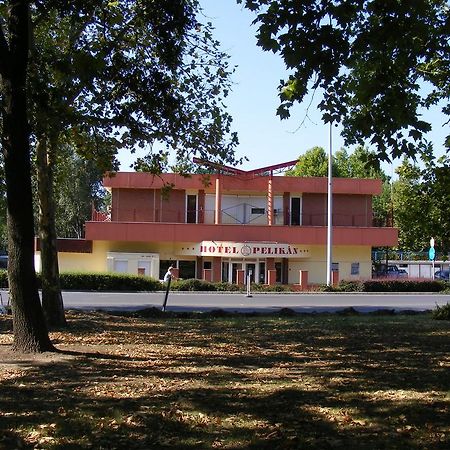 Hotel Pelikan Hódmezővásárhely Exterior foto